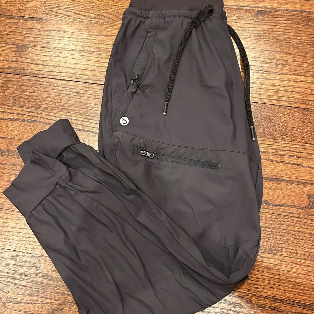 Baleaf women’s Dark Gray Jogger Pants
